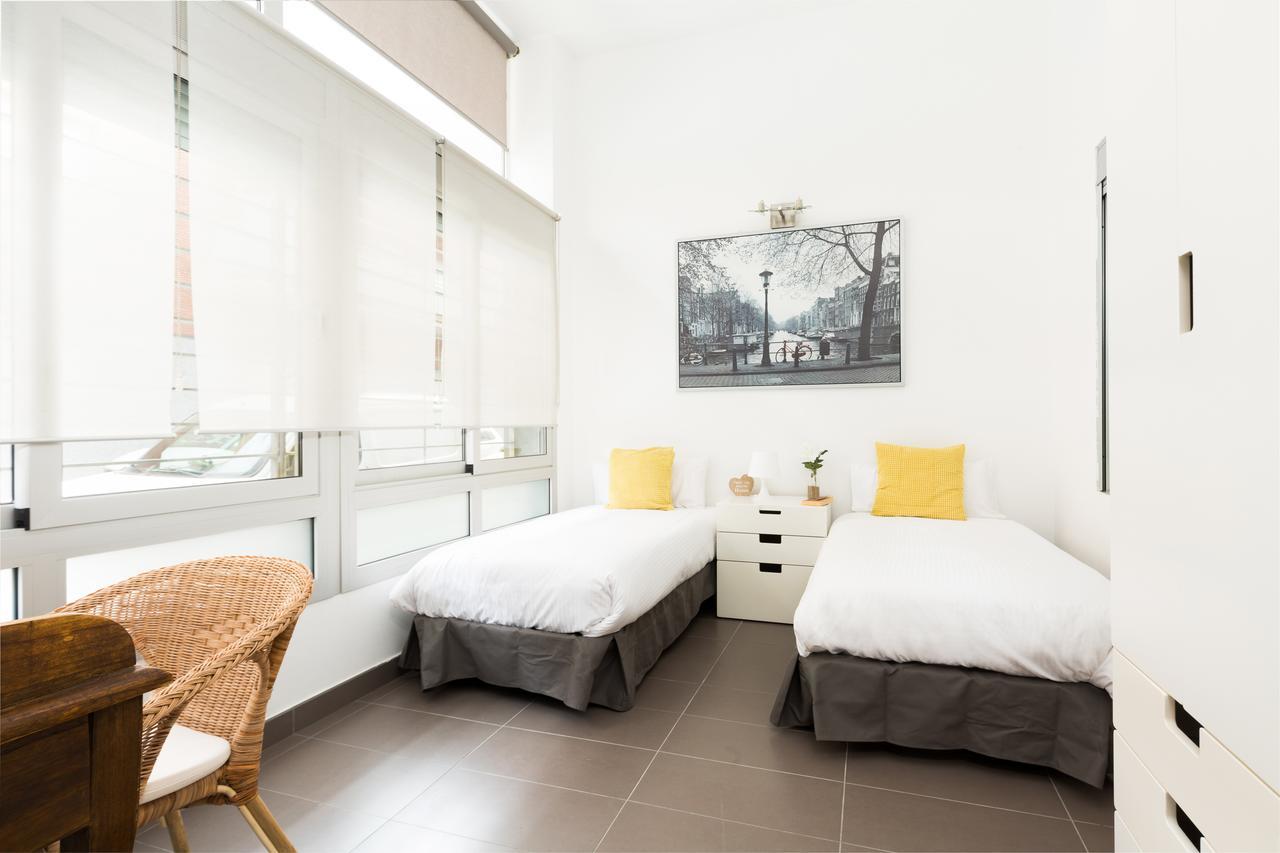 Apartamentos Cornellalux Курналя-да-Любрагат Екстер'єр фото
