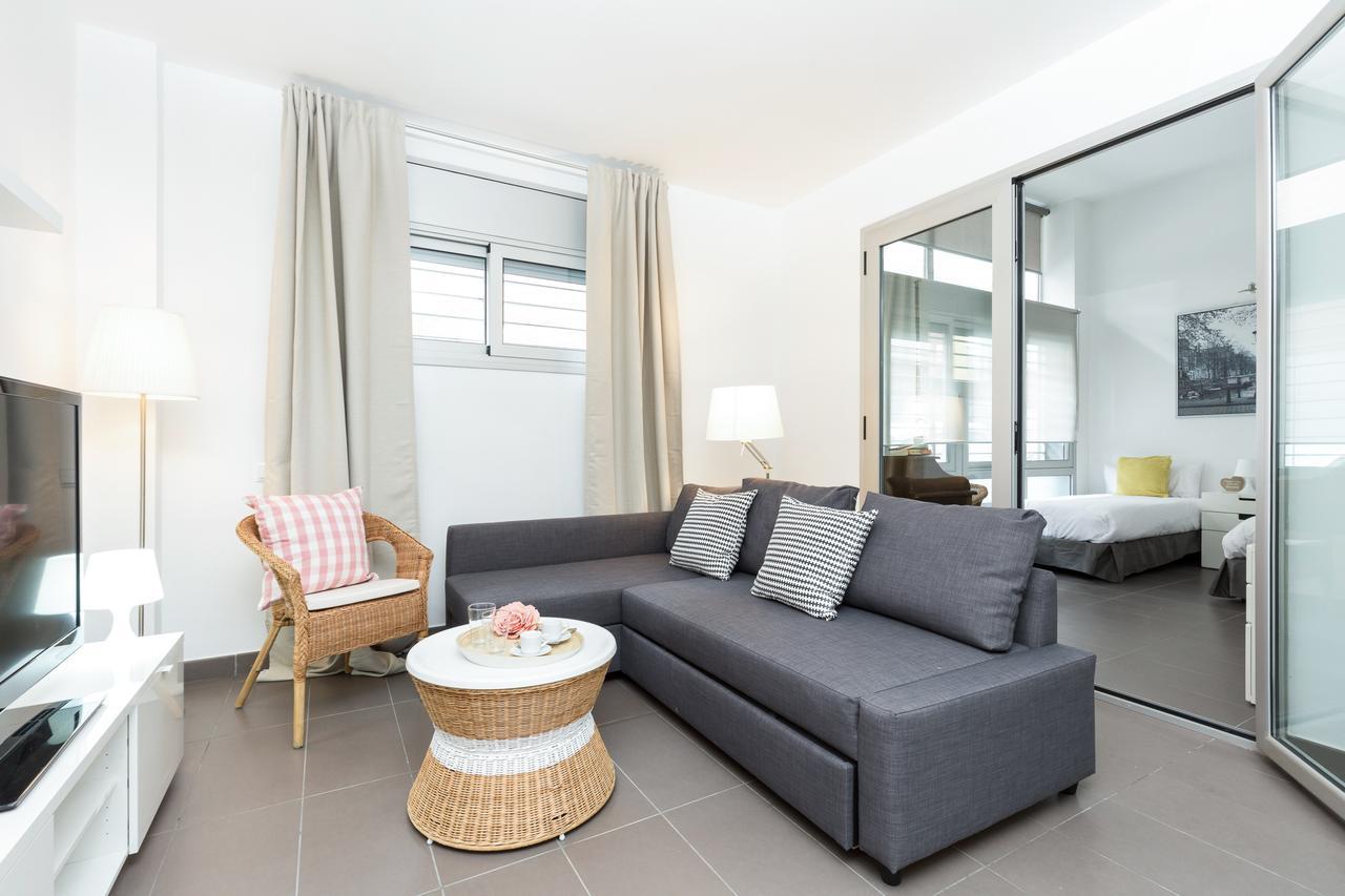 Apartamentos Cornellalux Курналя-да-Любрагат Екстер'єр фото